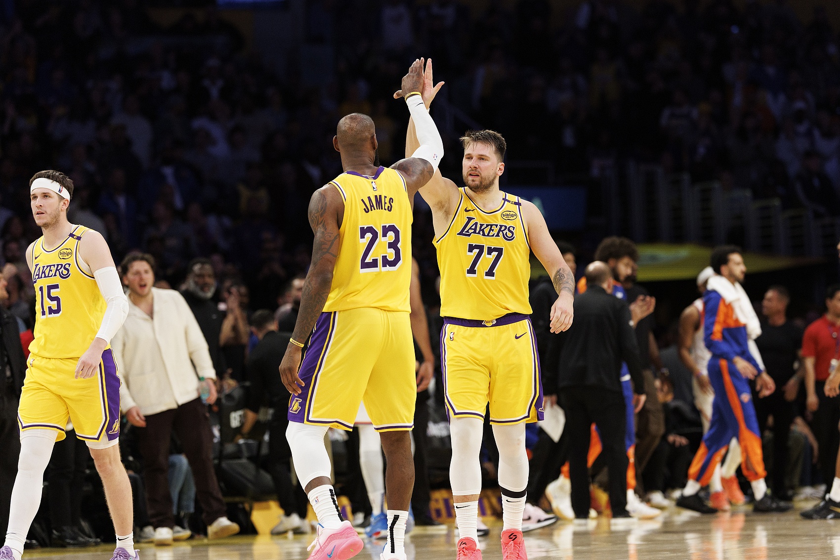 观察｜NBA今日观察：湖人阵容调整继续被讨论背后还有轮换结构，赛前气氛已经拉满