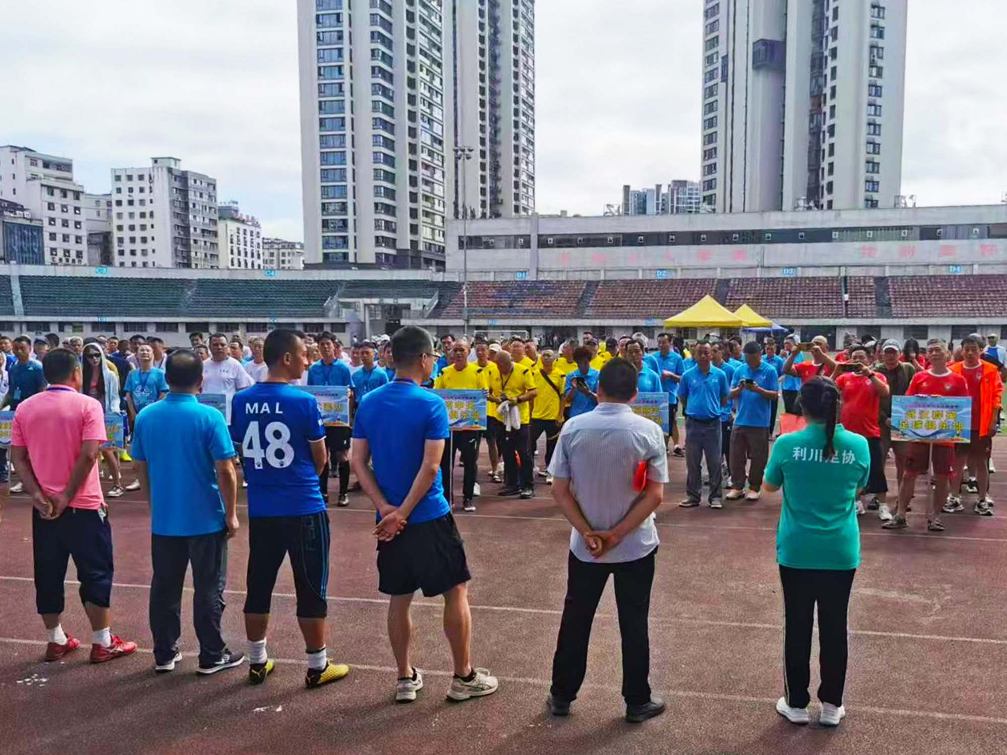 全球体育市场进入盛夏高峰，被反复讨论，商业价值或成决定性因素，场内外都有故事