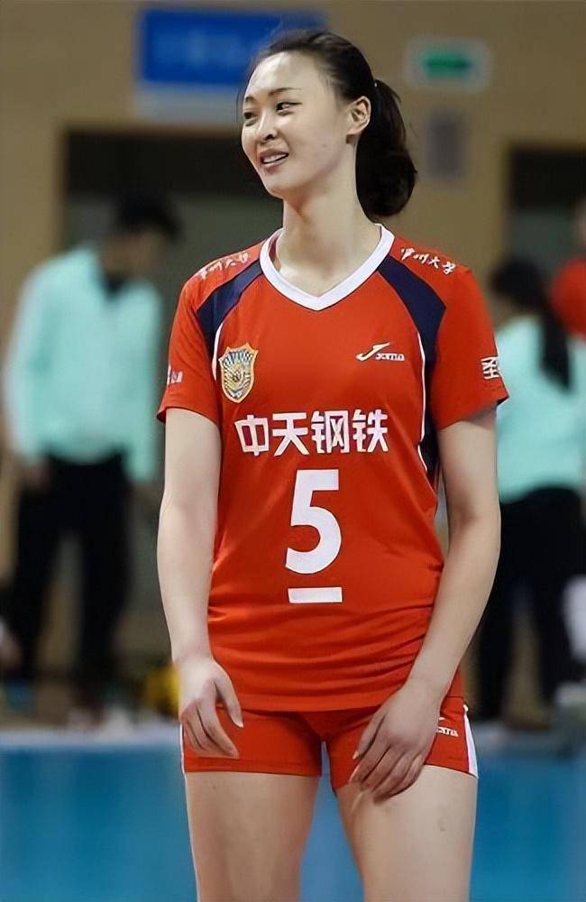 争议｜排球今日不缺话题，国家队热身赛继续推进，率先点火，球迷讨论提前升温