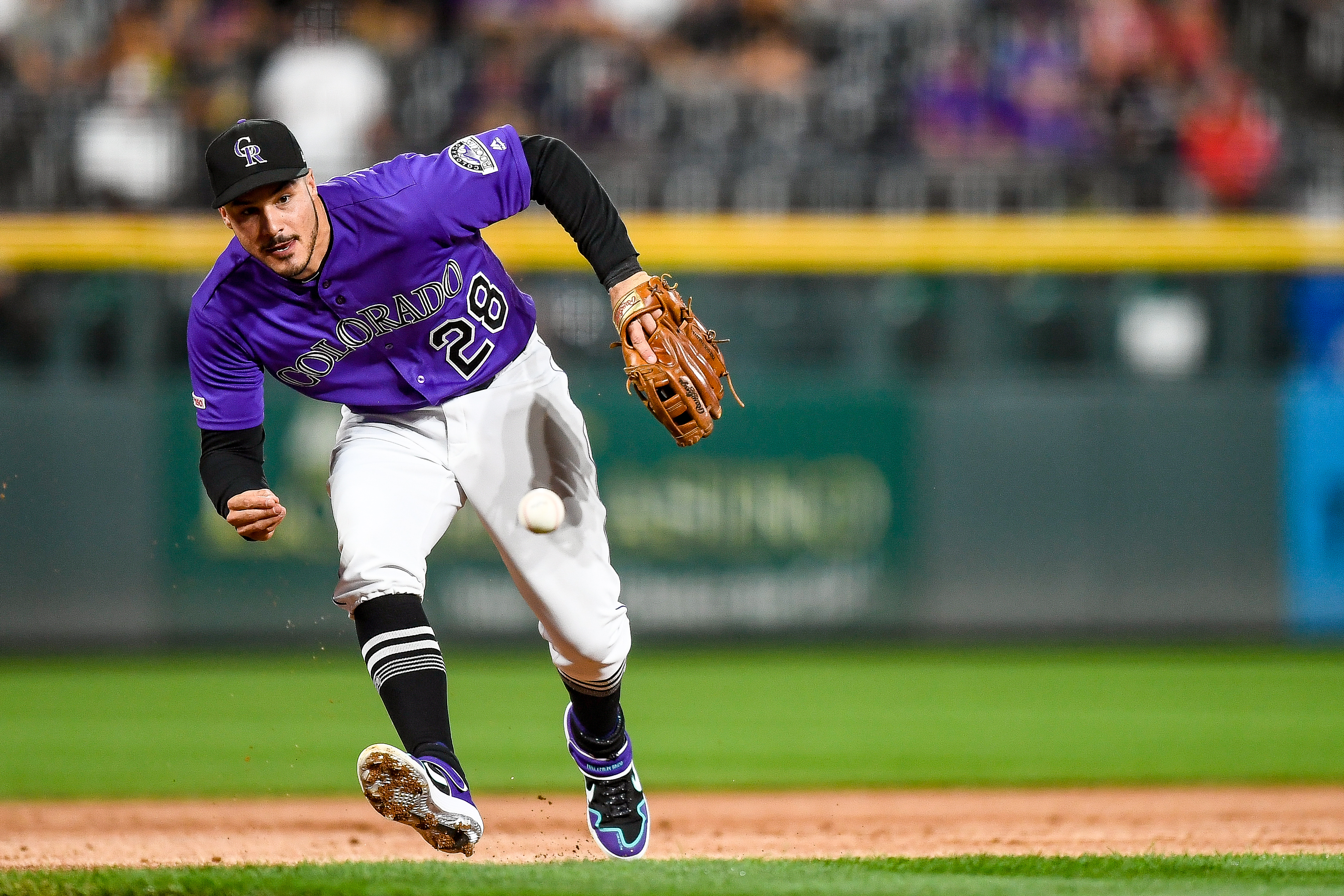 mlb镭射小白鞋多少钱 mlb镭射小白鞋多少钱