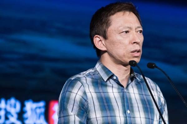 人物｜争议追踪｜香港足球盛会启幕：谁能先拿到主动权？