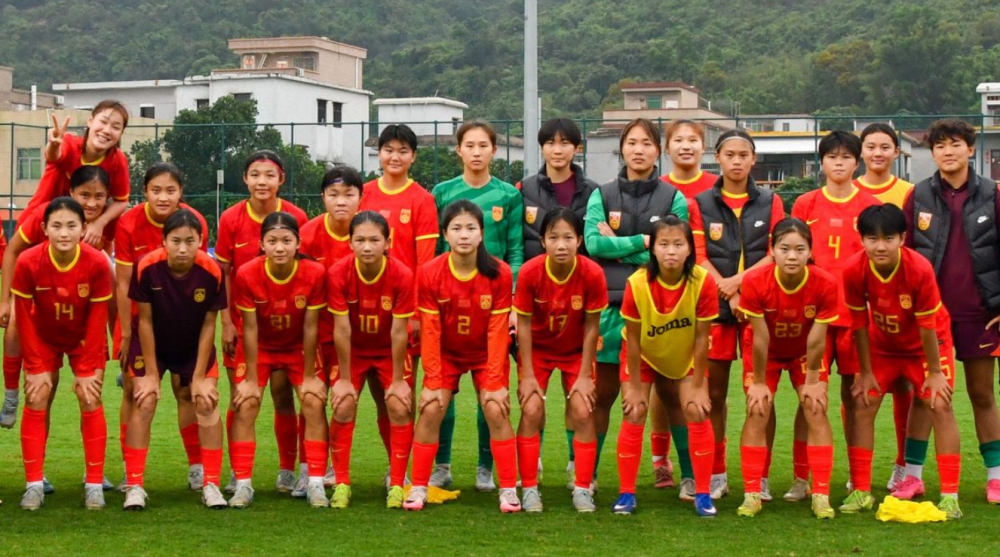 中国女足正式启程出征世界杯
