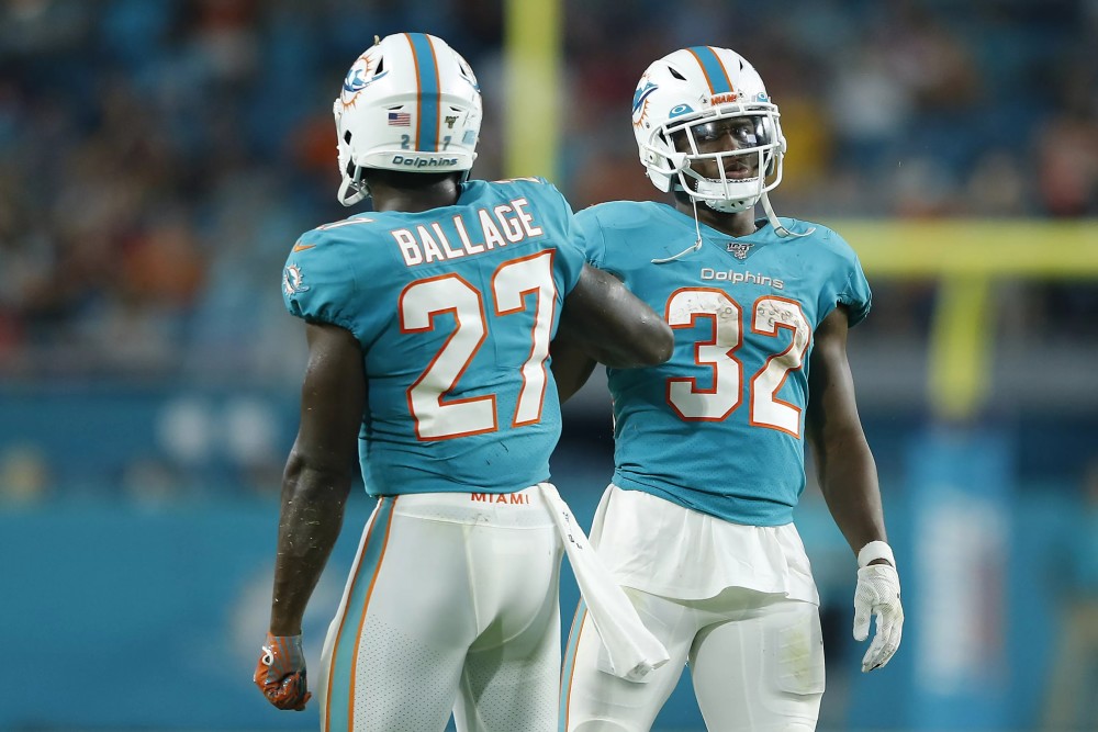 观察｜NFL今日看点：季前赛名单悬念升温与战术磨合，赛前气氛已经拉满