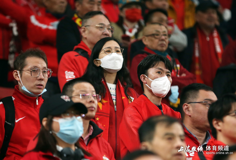 暑期体育档多线升温，引出新问题，赛事消费会否改变走势，球迷讨论提前升温