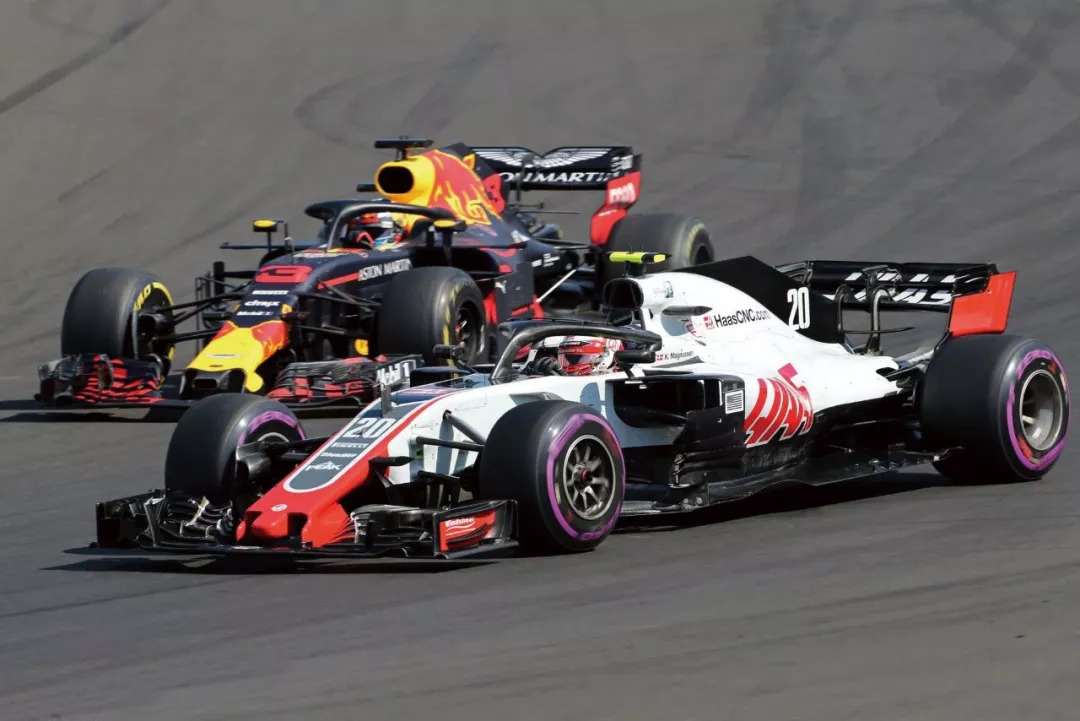 盘点｜F1今日关键词：比赛复盘、车队策略与罚单成为余波、匈牙利站赛后讨论延续，场内外都有故事