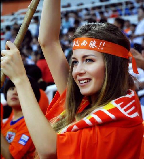 盘点｜洛杉矶火花主场话题延续，今日成为焦点，年轻阵容寻找稳定性，让局面更值得关注，场内外都有故事