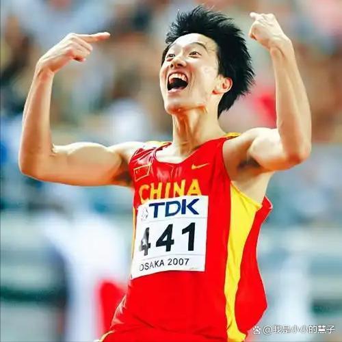 盘点｜鲨鱼续约麦克林·塞莱布里尼，带动讨论升温，建队核心被重点关注，体坛热度继续上扬