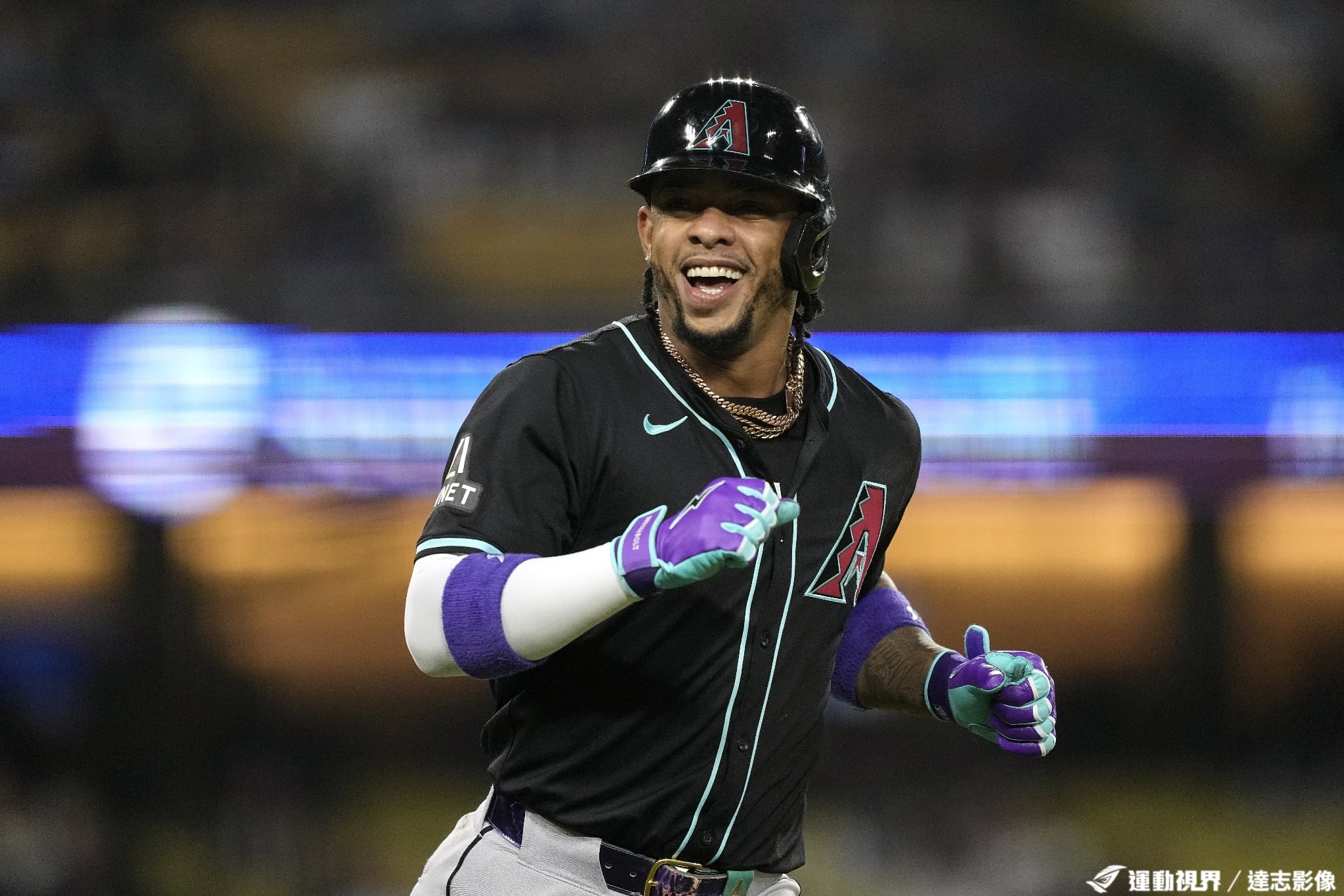MLB多线作战的一天，道奇继续推进客场赛程，话题度最高，关键词已经很清楚
