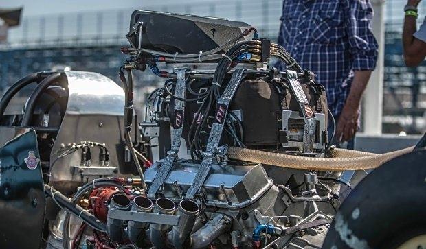 人物｜赛车早间盘点：NHRA直线竞速进入决赛日气氛、发车反应与速度纪录继续被追逐，场内外都有故事