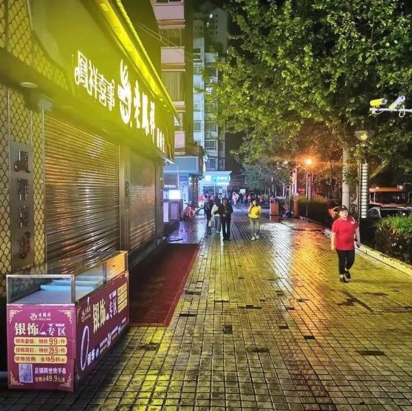 快讯｜夜场焦点：围绕自由市场后续补强放缓，薪资空间成最大看点，球迷讨论提前升温