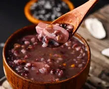 何冰娇善意举动刷爆西班牙媒体