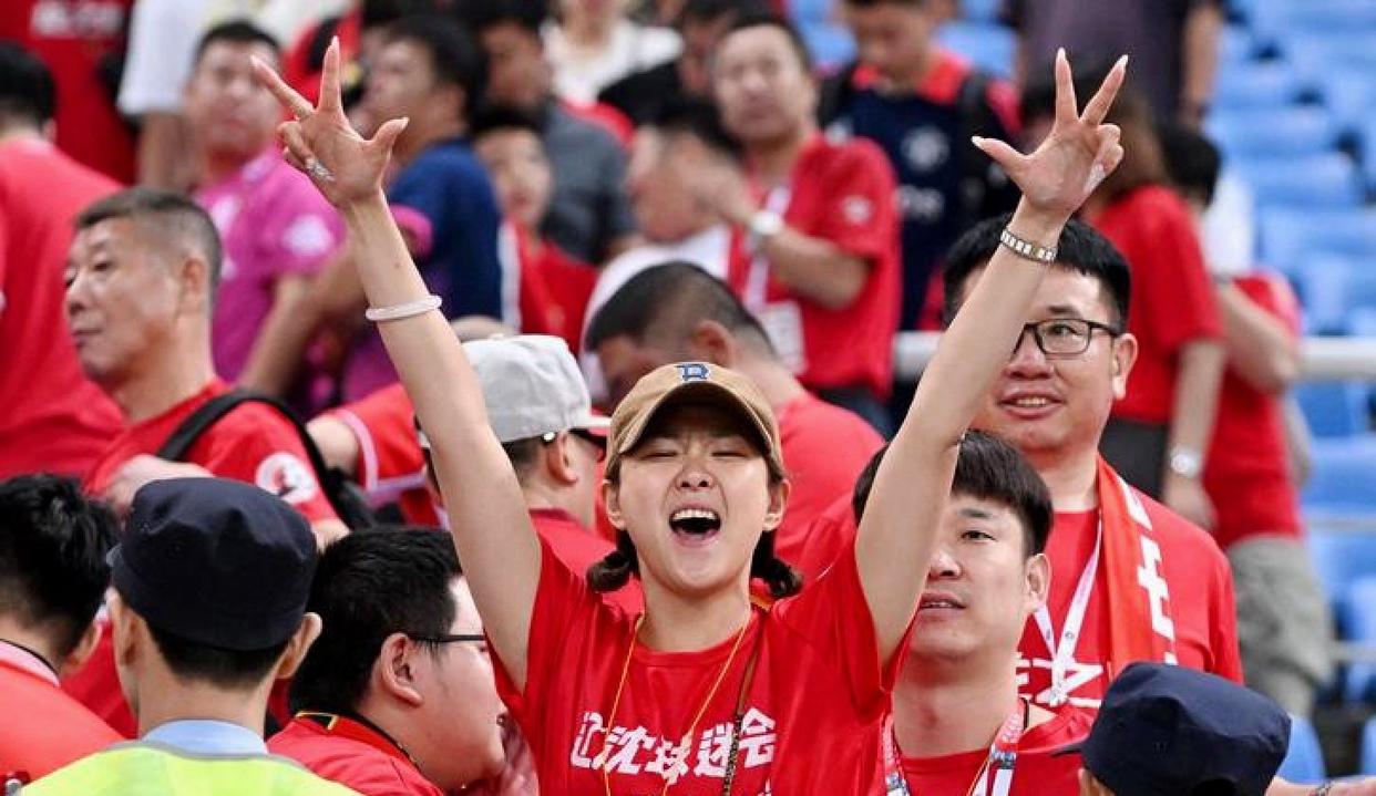 现场｜青少年赛场迎来全国关注，联盟旗腰足球赛事热度提升关注度走高，看点比想象更多
