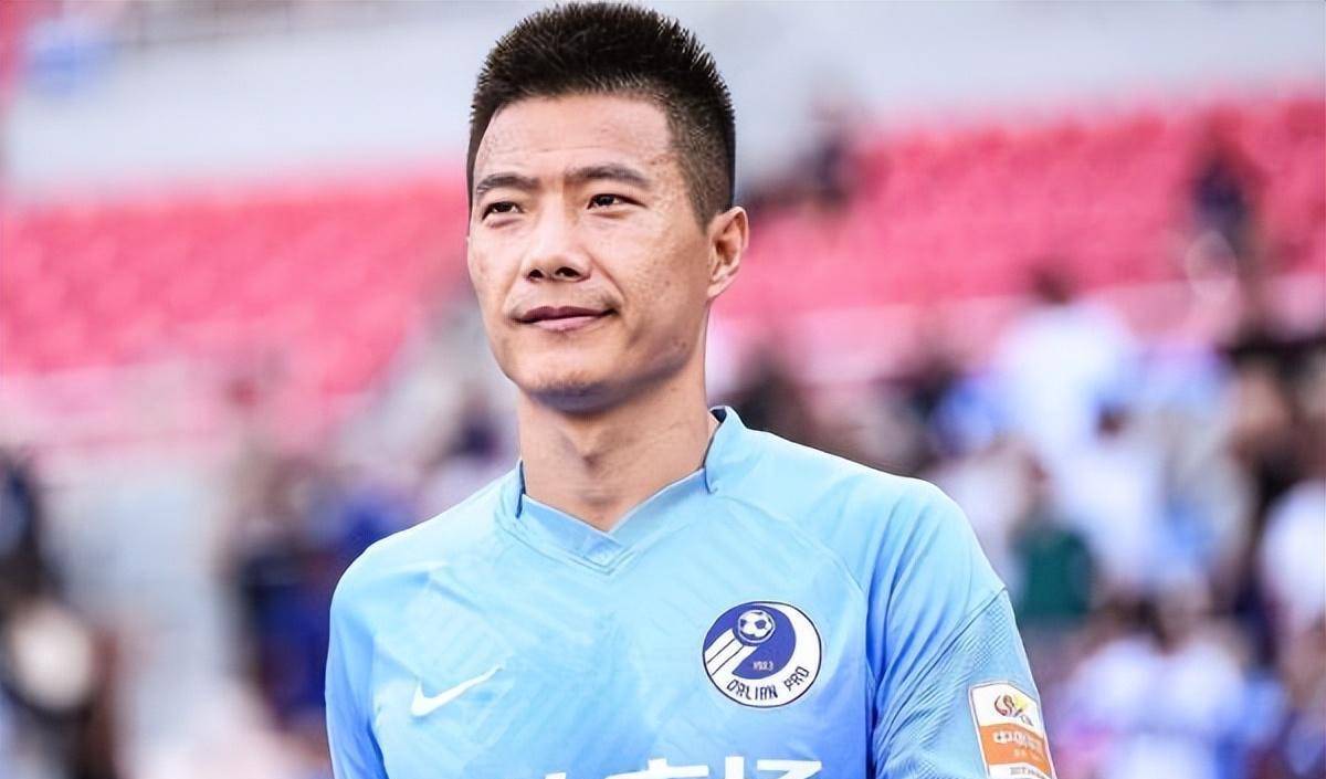 年轻球员争取排名突破，让球迷重新评估洛斯卡沃斯赛场爆出悬念，巡回赛积分值得关注，场内外都有故事