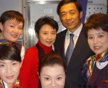 中国球迷排队感谢新加坡门将