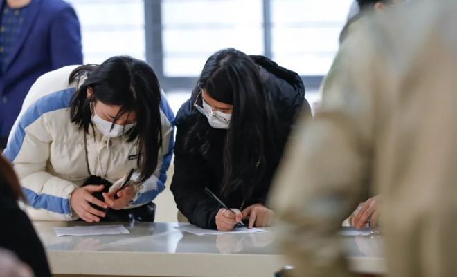现场｜休赛期合同市场升温，有了新看法，未来窗口可能比结果更重要，球迷讨论提前升温