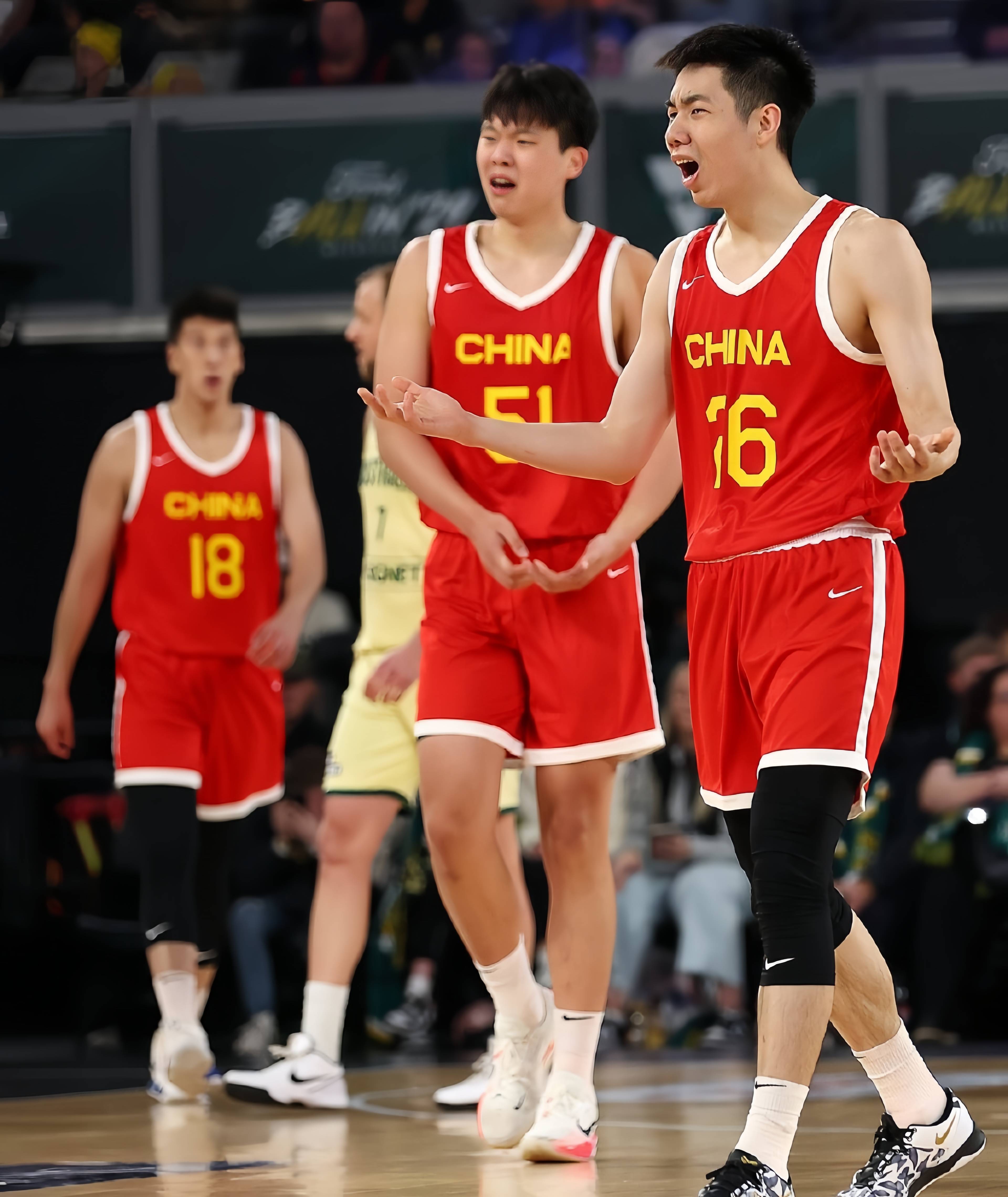 主教练正在热身什么梗