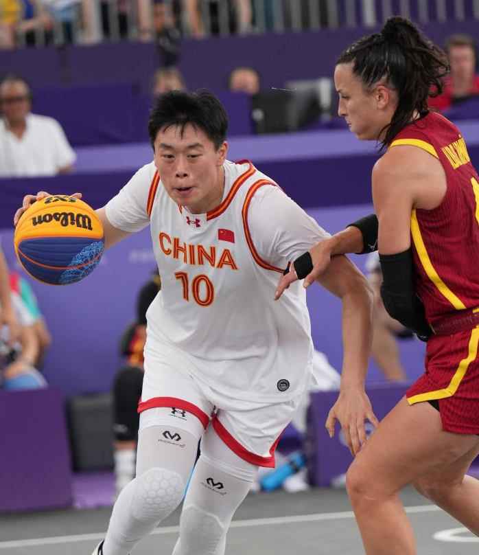 主教练正在热身什么梗
