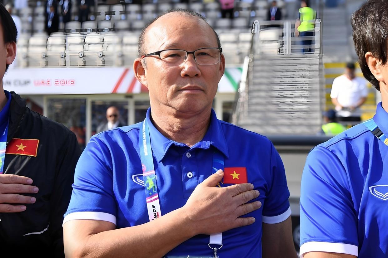盘点｜球迷热议：国家队热身赛继续推进，主攻线磨合成为重点，场内外都有故事