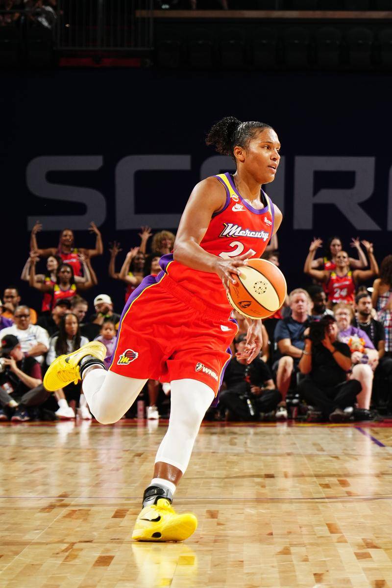 前瞻｜WNBA今日关键词：后场组织、年轻阵容寻找稳定性、洛杉矶火花主场话题延续，体坛热度继续上扬