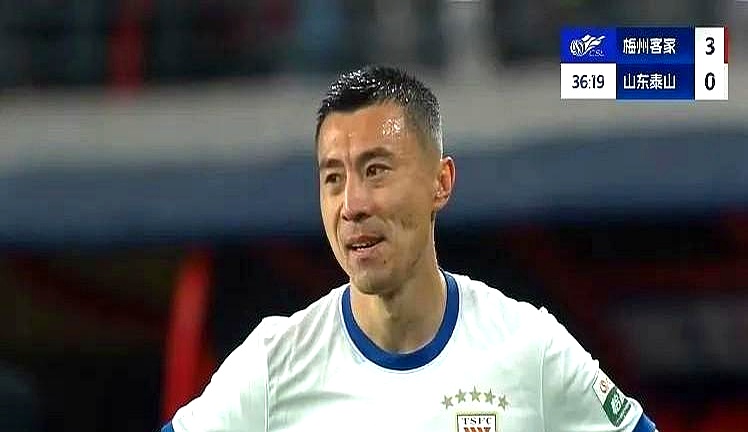 宝马上海车展区别对待中外访客引发热议