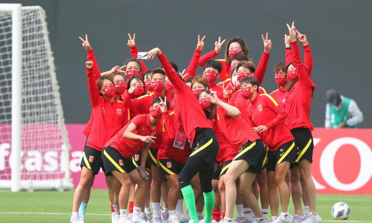 争议｜足球今日关键词：边路配置、国家队阵容竞争加剧、女足亚洲杯备战话题升温，场内外都有故事