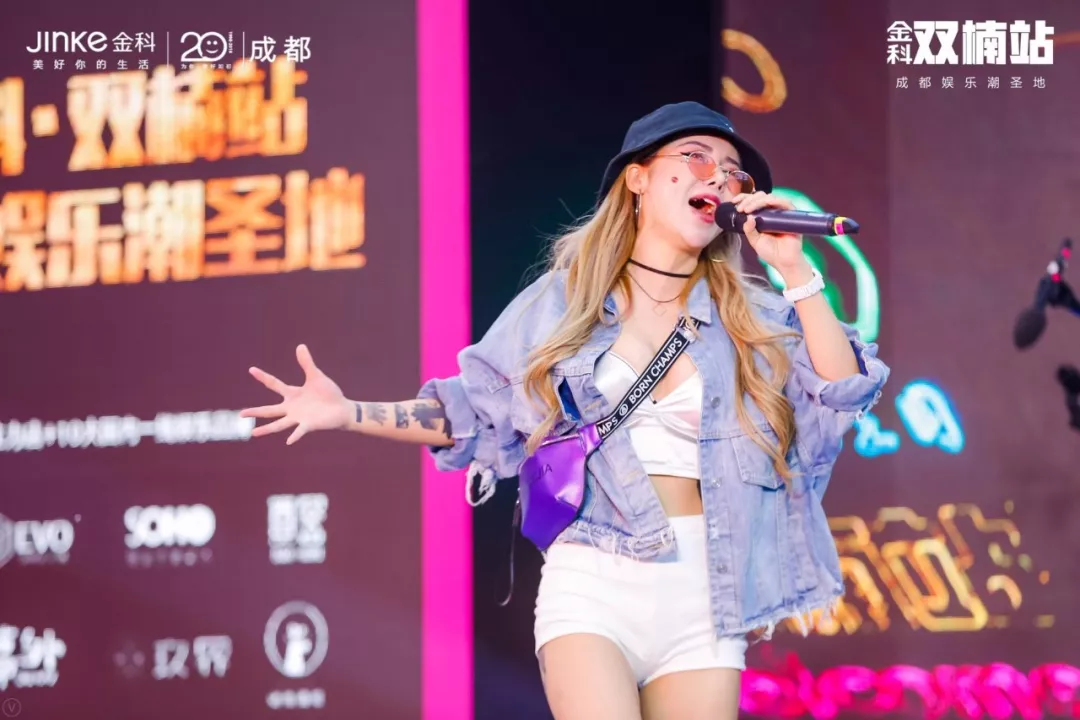 现场｜夏窗转会传闻继续升温，热度升高，转会市场比表面话题更关键，赛前气氛已经拉满