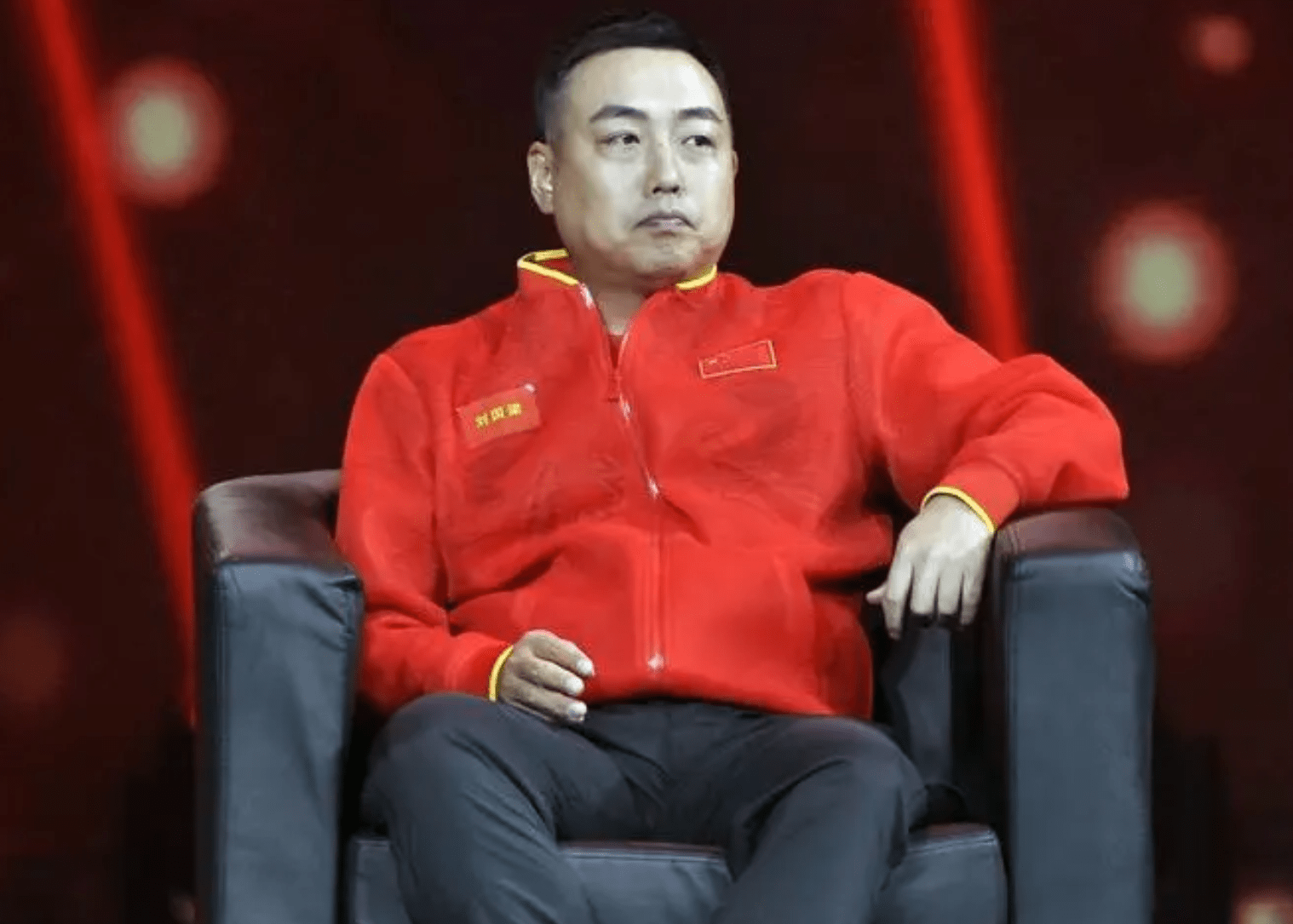 深一度｜包装工名宿格林公开健康消息，继续发酵，退役球员关怀成为核心看点，球迷讨论提前升温