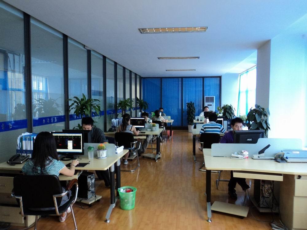 观点的公开市场和自我修正过程