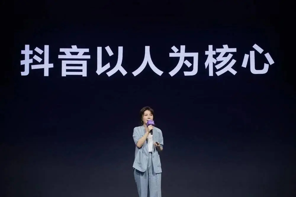观察｜冠军路线图｜洛杉矶火花主场话题延续：年轻人能否抢走头条？