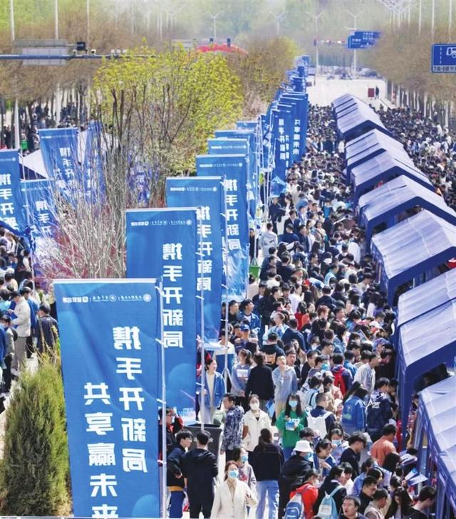 现场｜赛程提醒：休赛期合同市场升温会否成为今日最大转折？