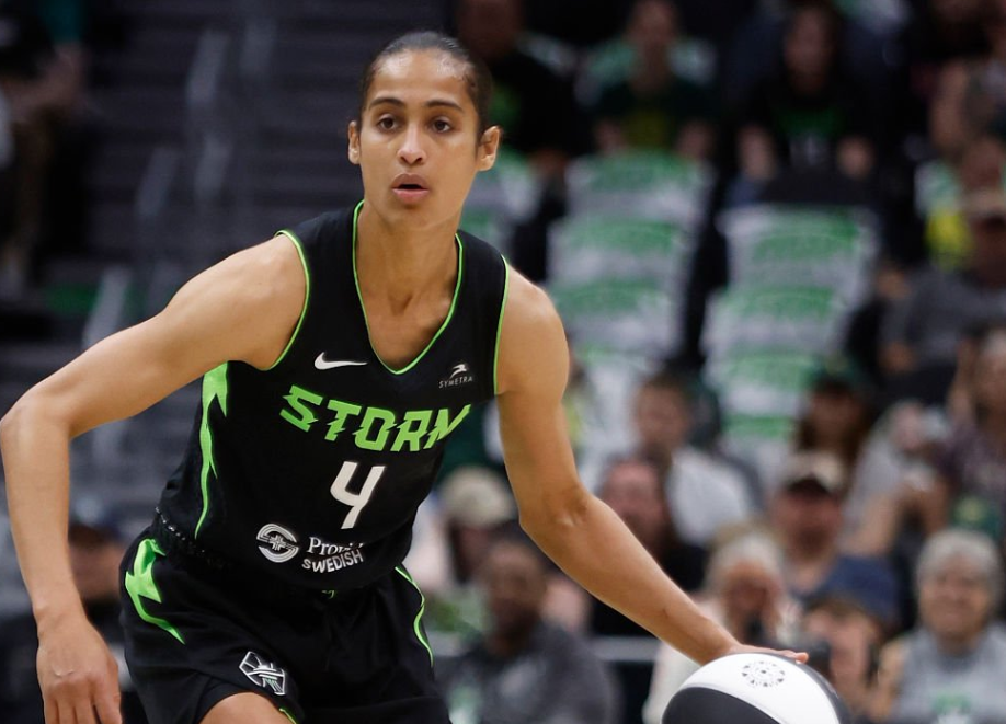 WNBA今日看点：风暴客场赛程压力加大与季后赛卡位，体坛热度继续上扬