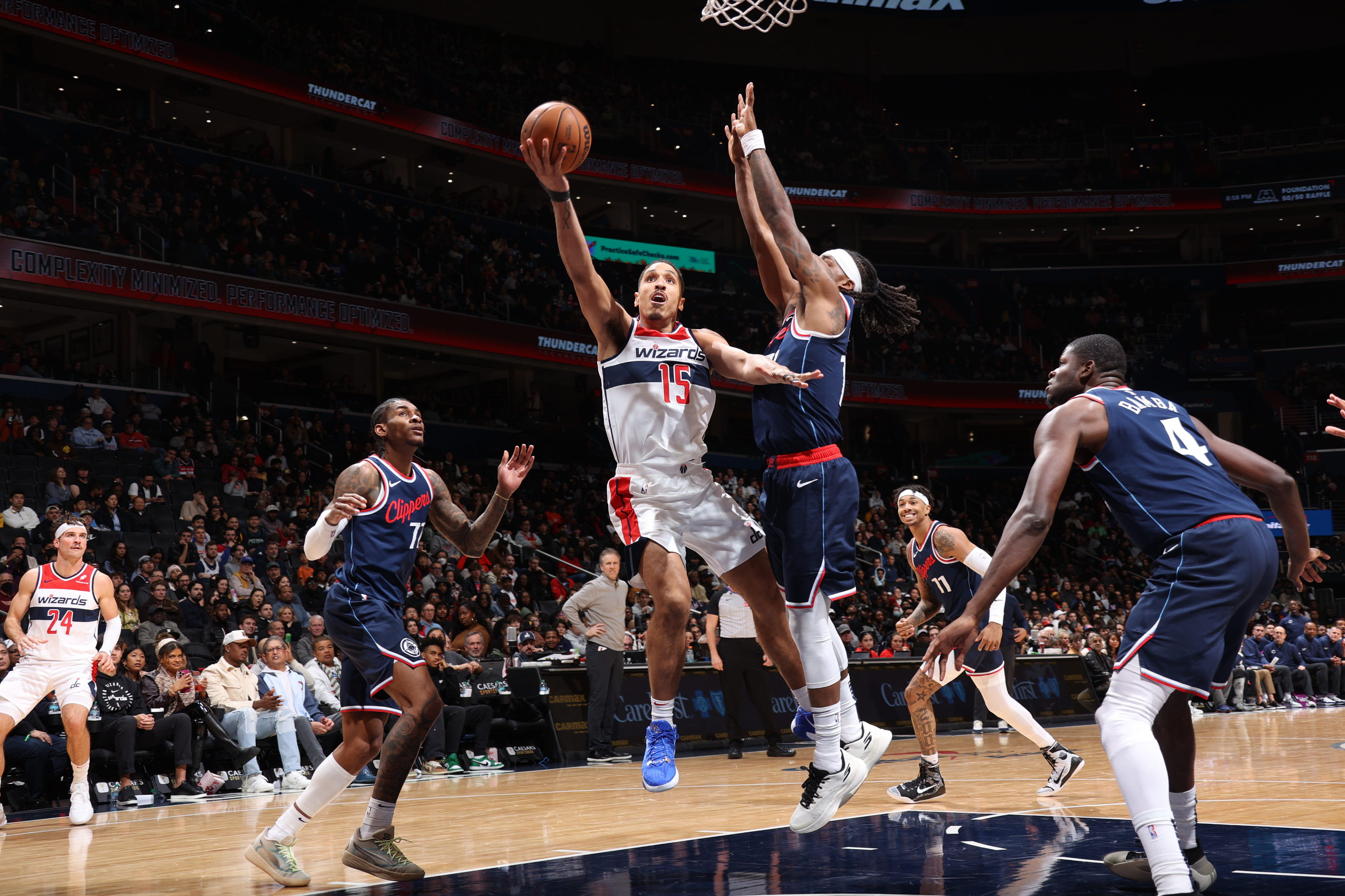 前瞻｜NBA多线作战的一天，新赛季赛程话题提前升温，话题度最高，关键词已经很清楚