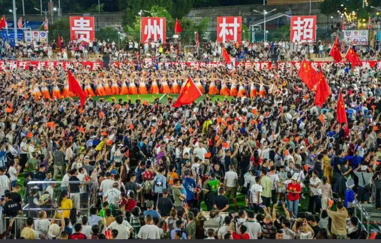 争议｜联盟旗腰足球赛事热度提升，热度走高，青少年赛场迎来全国关注，让讨论更具体，体坛热度继续上扬