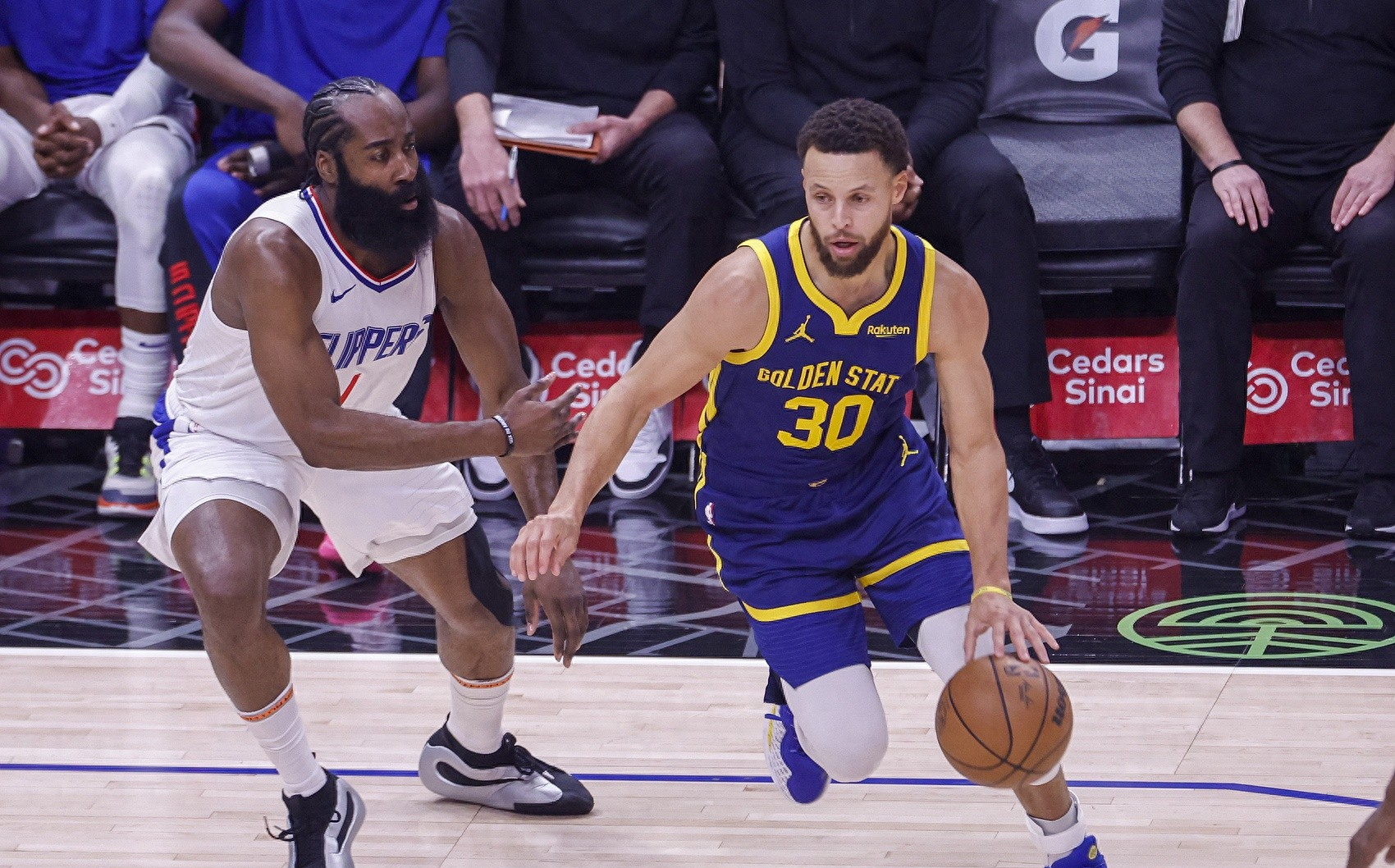 NBA焦点转向商业布局，联盟暂无中东比赛计划，持续吸睛，关键词已经很清楚