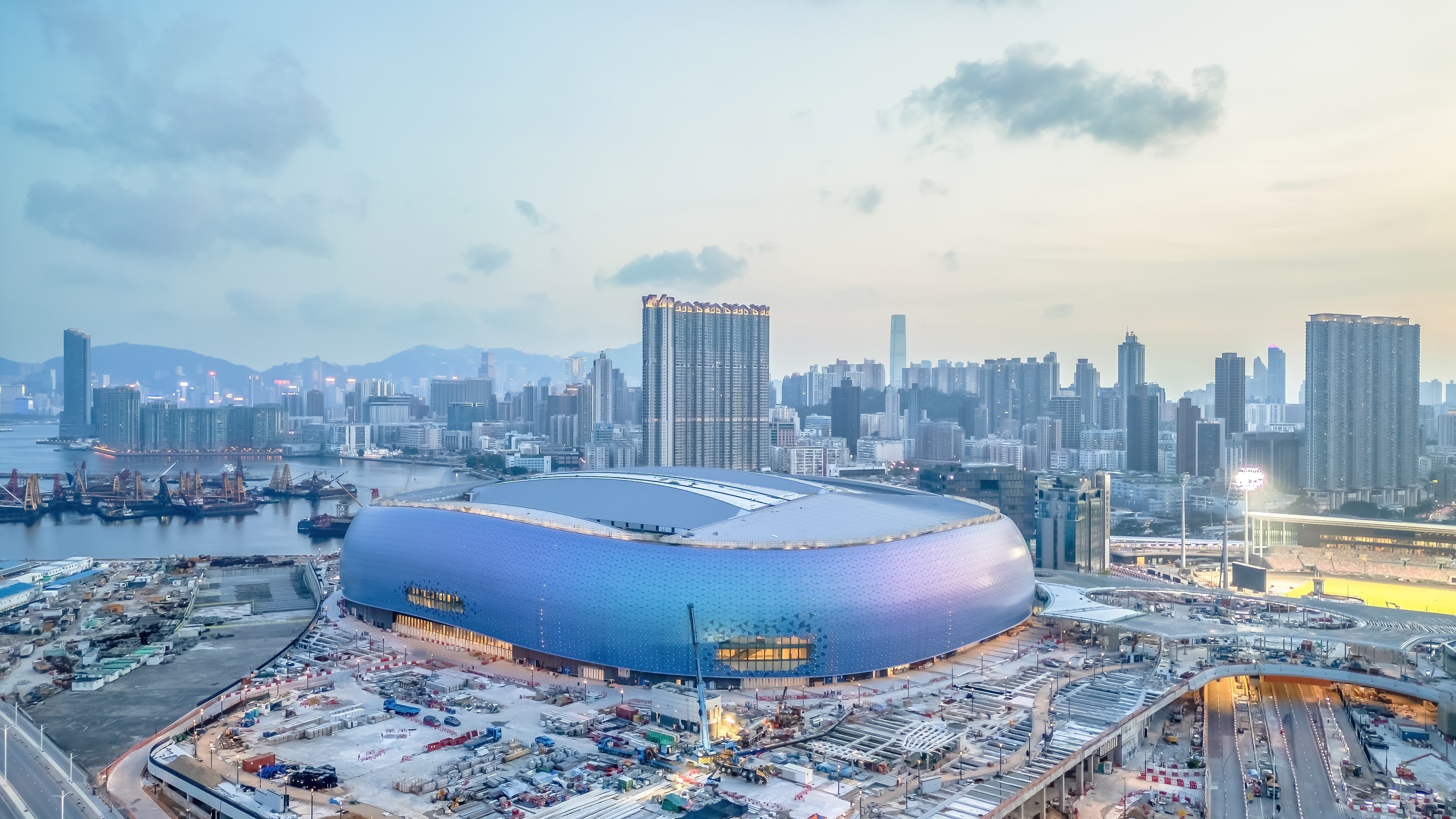前瞻｜香港足球盛会启幕，让足球话题变密，城市体育经济成延伸线索，场内外都有故事