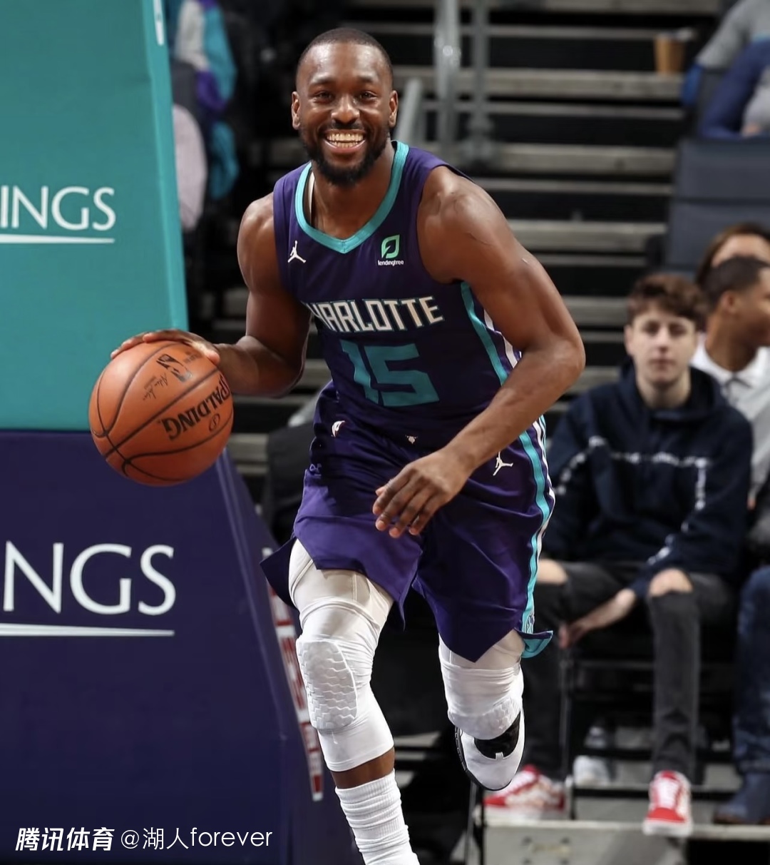 离谱！里尔清晨再遭质疑深圳男篮迎NBA季后赛关键赛，夏洛特黄蜂清晨强势反弹