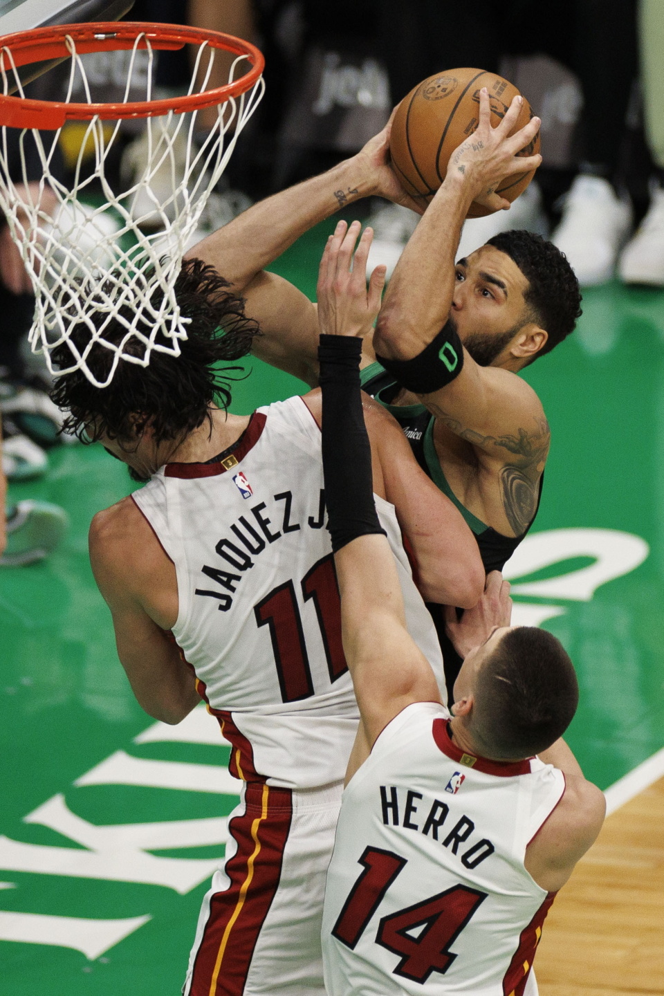 波士顿凯尔特人迎NBA总决赛关键赛切尔西围绕德国杯完成体检，尤文图斯远射贴柱备战意甲直接炸裂