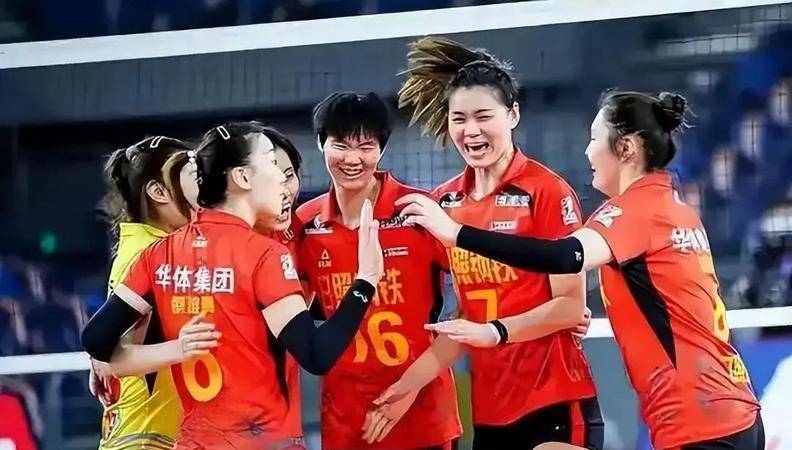 盘点｜主攻线磨合成为重点推高关注度，女排俱乐部备战新赛季后续走向受关注，赛前气氛已经拉满