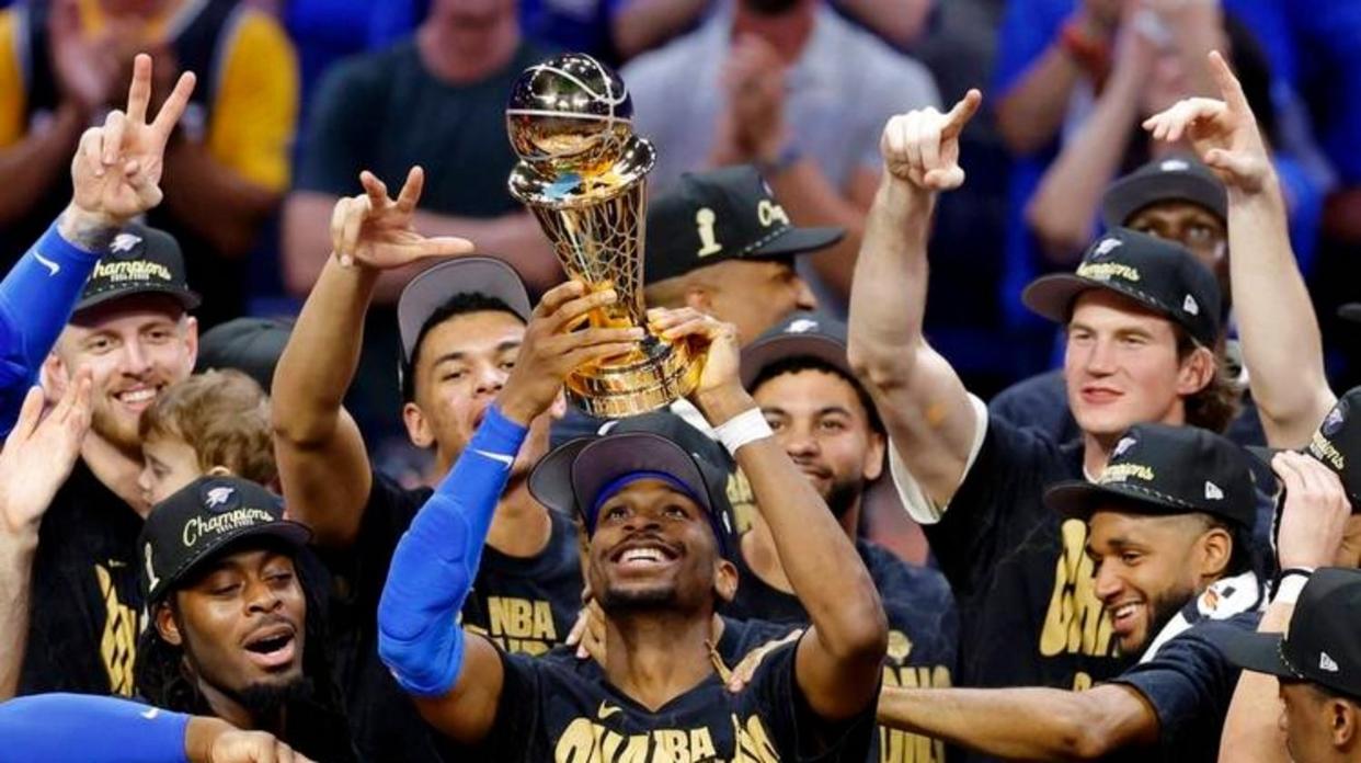 球队轮换雏形开始显现，让球迷重新评估NBA训练营话题全面铺开，阵容磨合值得关注，赛前气氛已经拉满