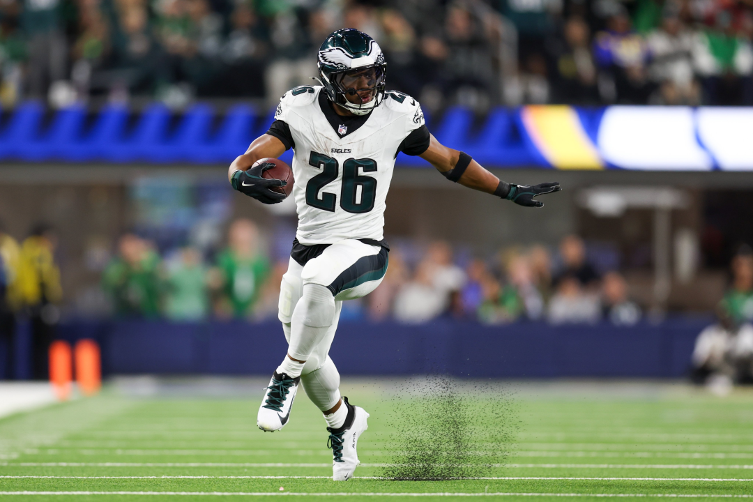 赛程｜NFL视角看NFL伤病报告继续更新，关键位置轮换牵动盘口变化，值得细读，赛前气氛已经拉满
