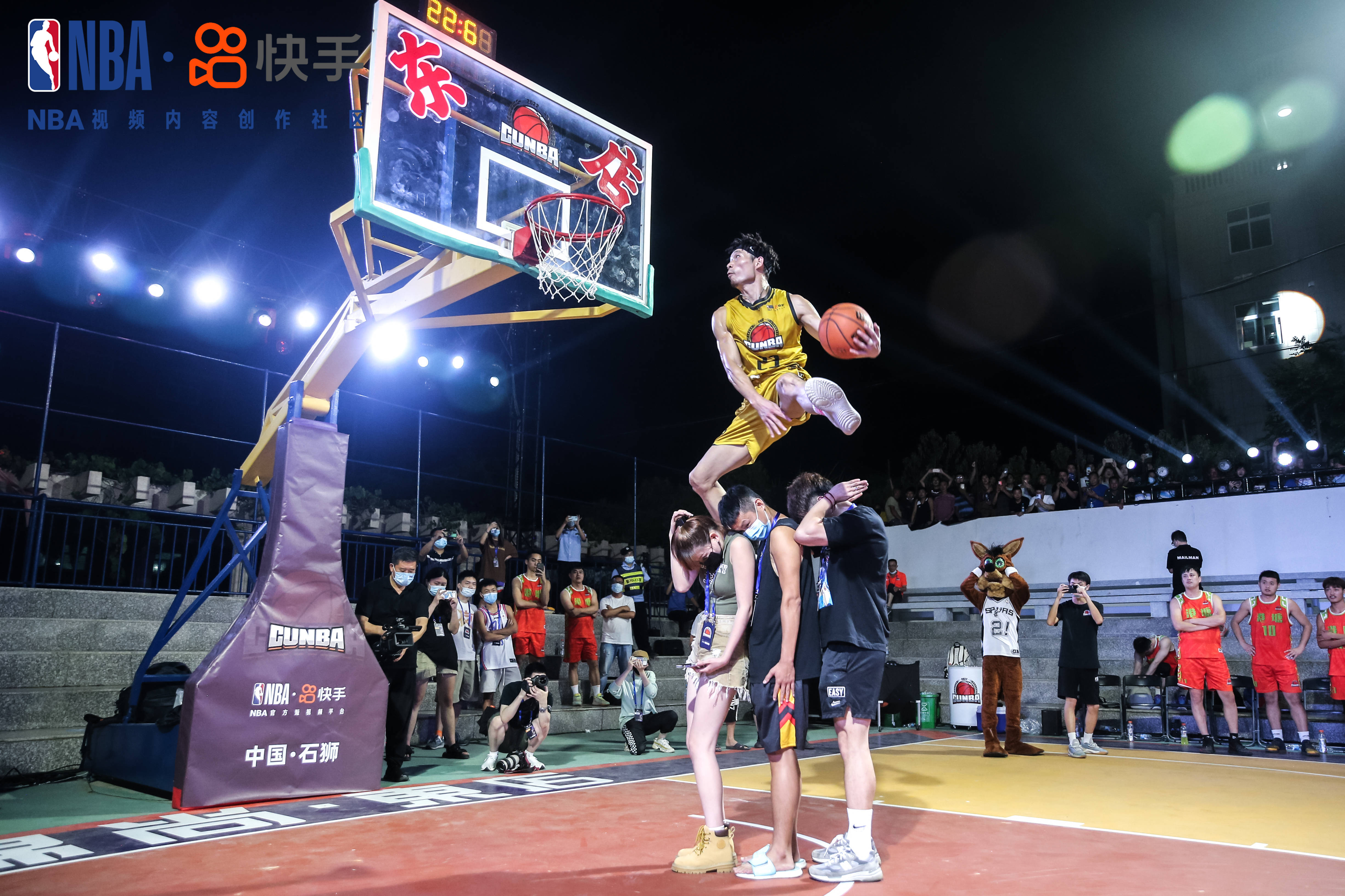 深一度｜篮球焦点转向阵容磨合，NBA训练营话题全面铺开，持续吸睛，场内外都有故事