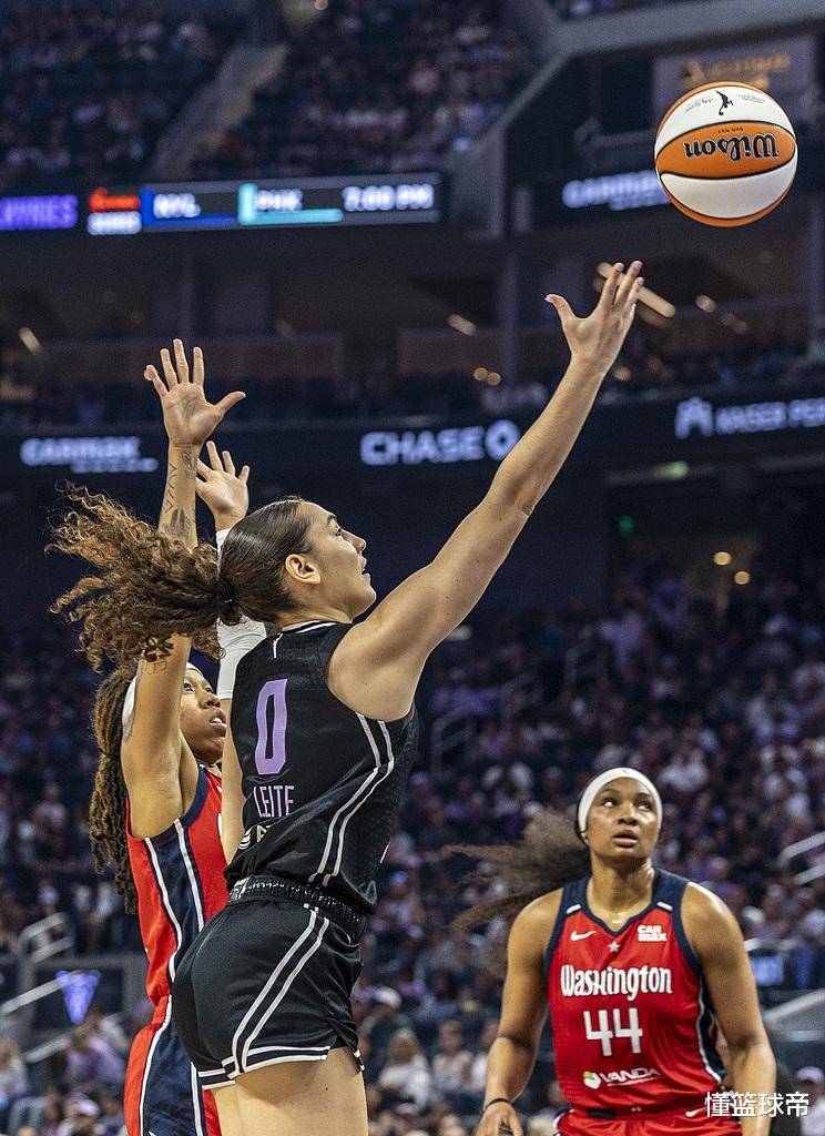 盘点｜季后赛卡位决定叙事底色，WNBA半决赛窗口继续推进，悬念继续升级，球迷讨论提前升温