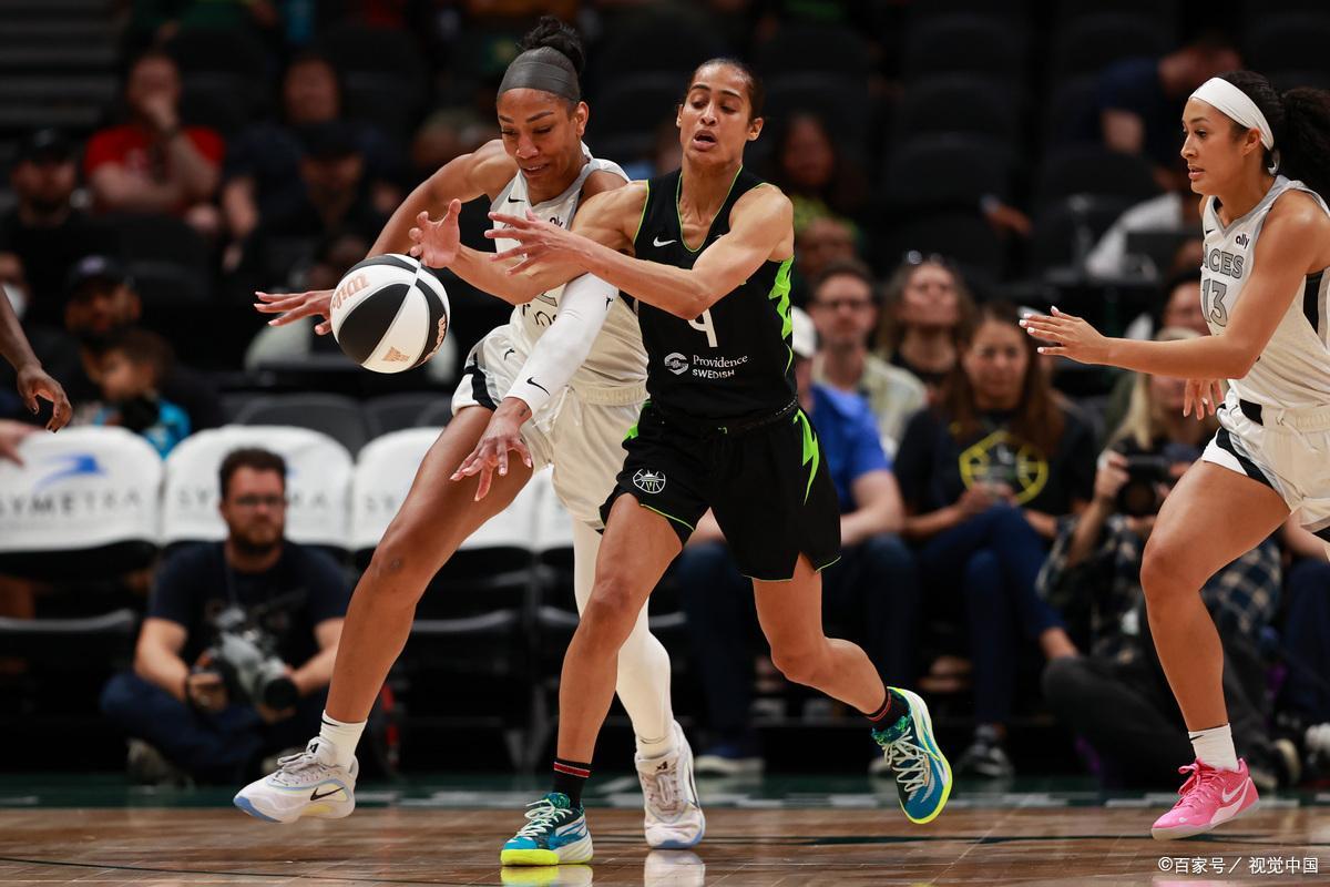 现场｜WNBA半决赛赛程排到本周中，牵动WNBA版面，转播平台争夺女性体育流量，场内外都有故事