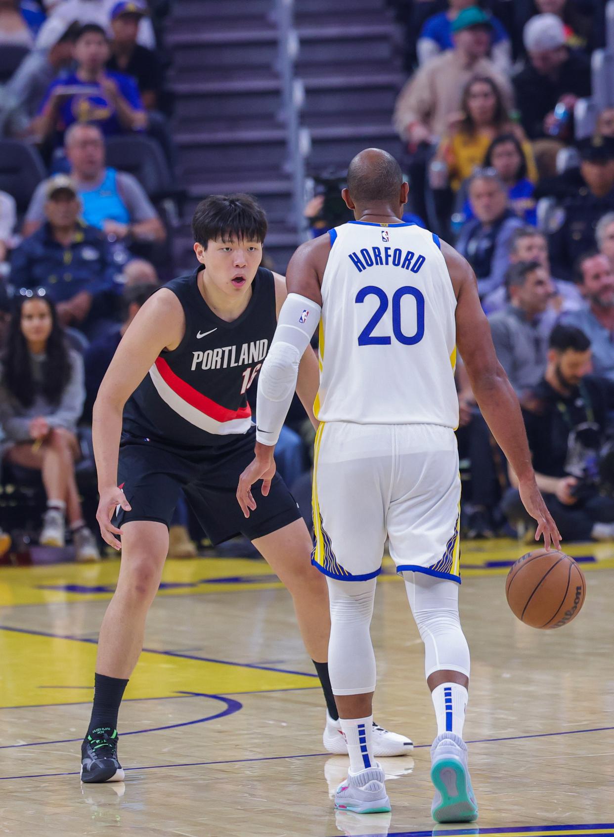 数据说｜焦点前瞻：NBA季前赛窗口正式升温，新人和边缘球员争夺名单席位，后续发展值得关注