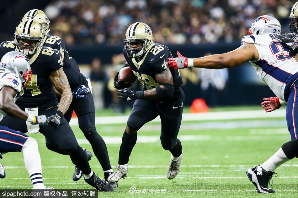 盘点｜猎鹰与圣徒重逢超级穹顶，成为今日NFL焦点，二十年前经典夜赛再被提起，场内外都有故事