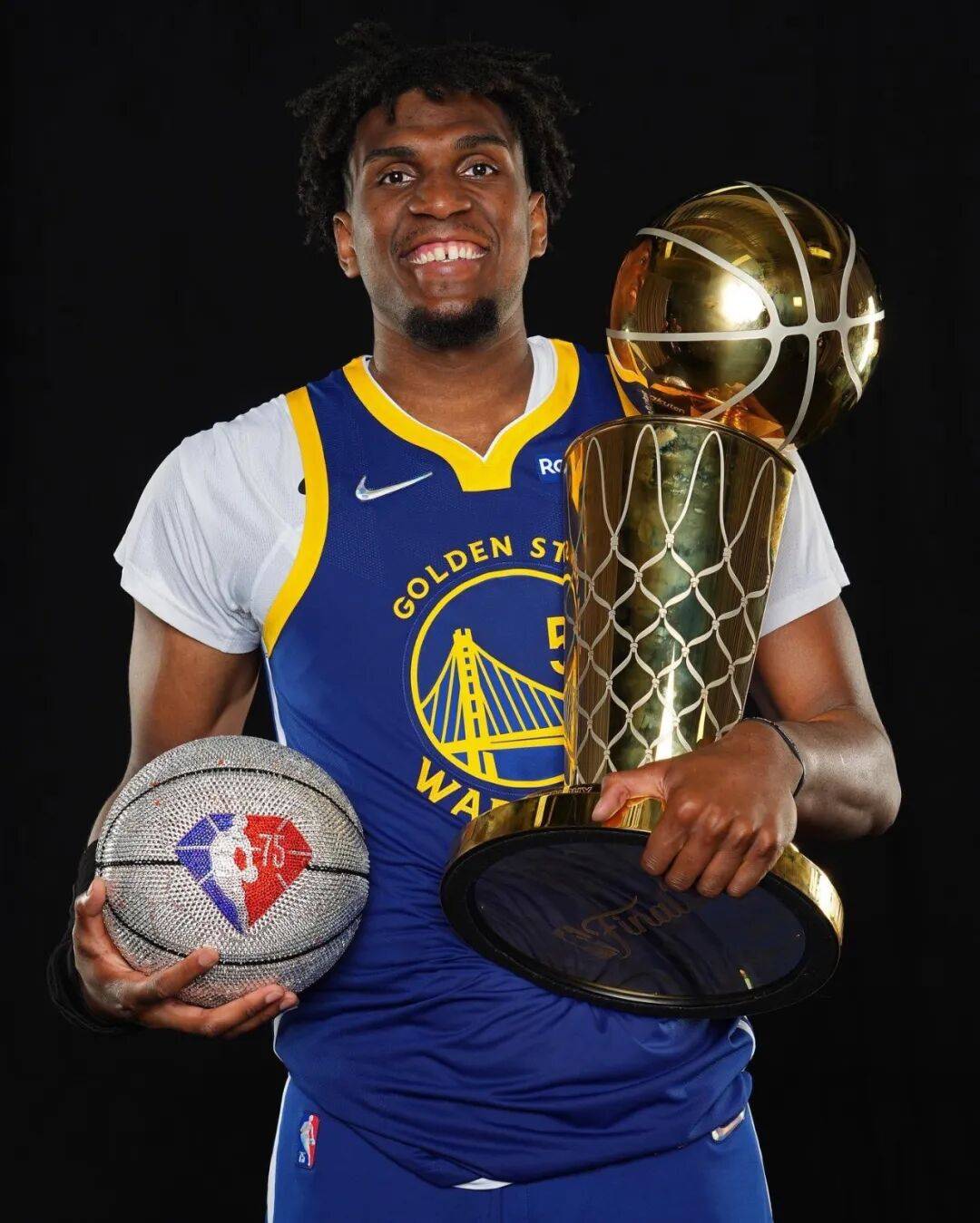 人物｜NBA媒体日余波延续，牵动篮球版面，核心状态和球队目标成为焦点，后续发展值得关注