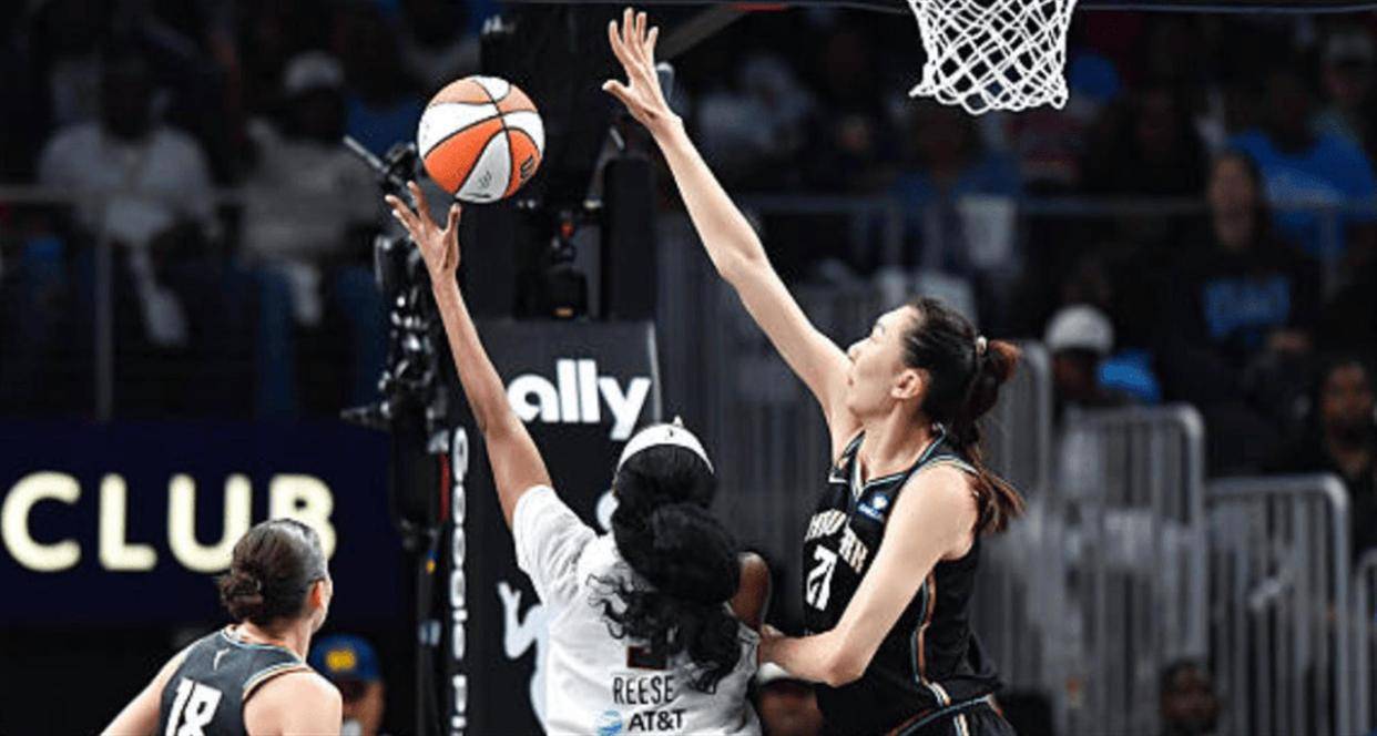 人物｜WNBA焦点转向商业价值，WNBA半决赛赛程排到本周中，持续吸睛，球迷讨论提前升温