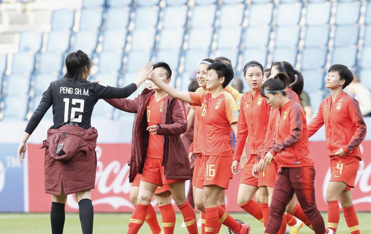 足球焦点转向女足商业化，女足俱乐部赛事曝光增加，持续吸睛，赛前气氛已经拉满