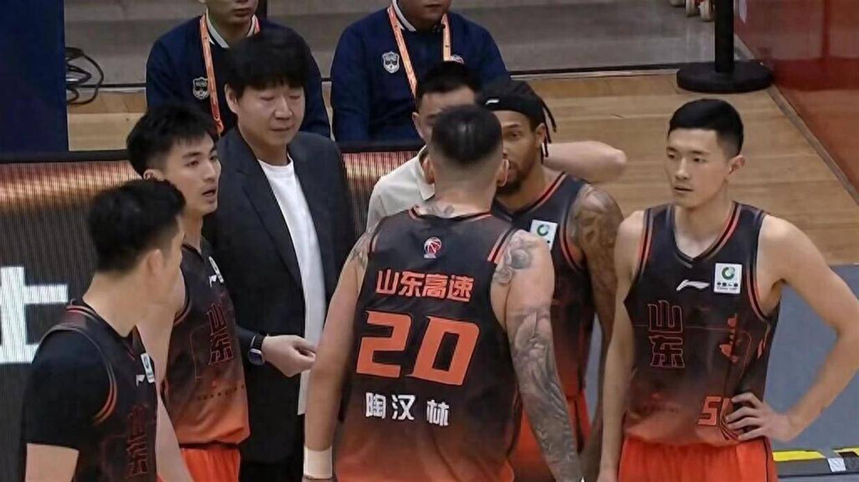 深一度｜NBA训练营话题全面铺开，被反复讨论，阵容磨合或成决定性因素，场内外都有故事