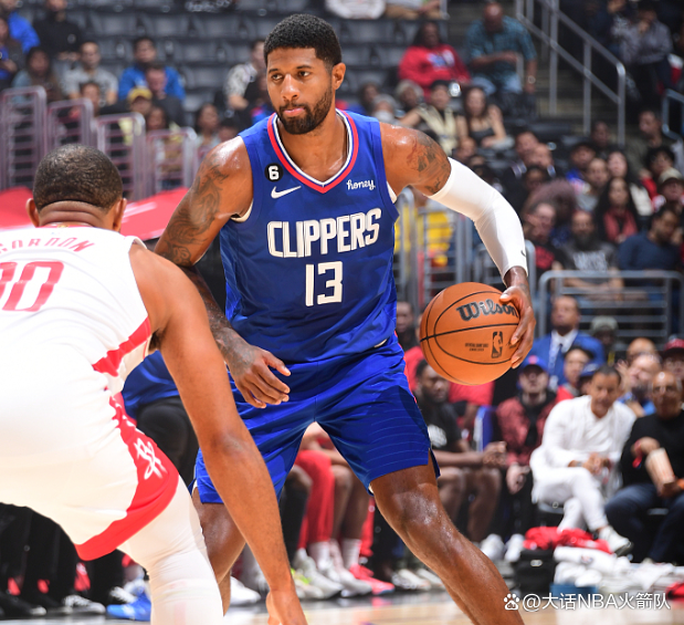 争议｜转播看点：围绕NBA训练营话题全面铺开，阵容磨合成最大看点